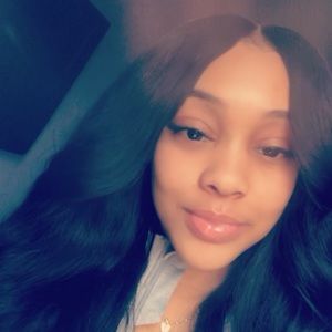 Meet your Posher, Alayna